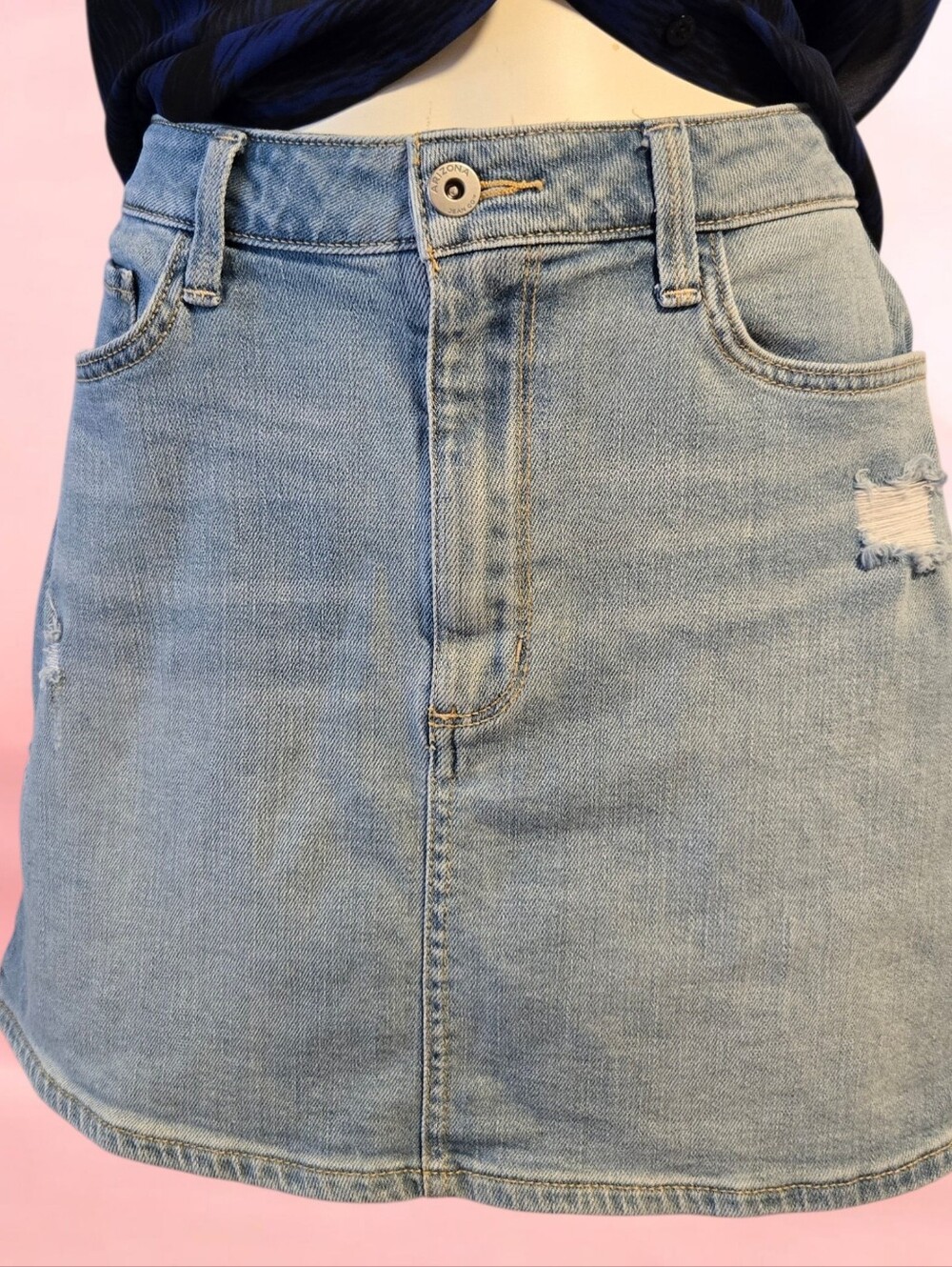 Arizona Jean Co Light Wash Distressed Denim Mini Skirt Size 9